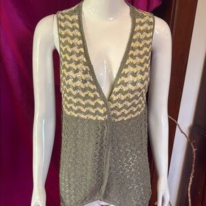 NWT style & co size small Stylish Knit Vest in Green and Cream